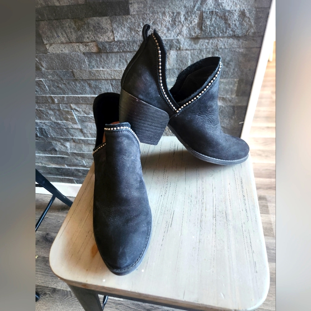 Crown Vintage Booties